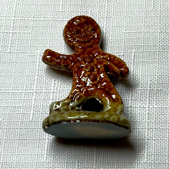 WADE Red Rose Tea Gingerbread Man Nursery Rhyme Figurine. Collectible - Picture 2 of 3